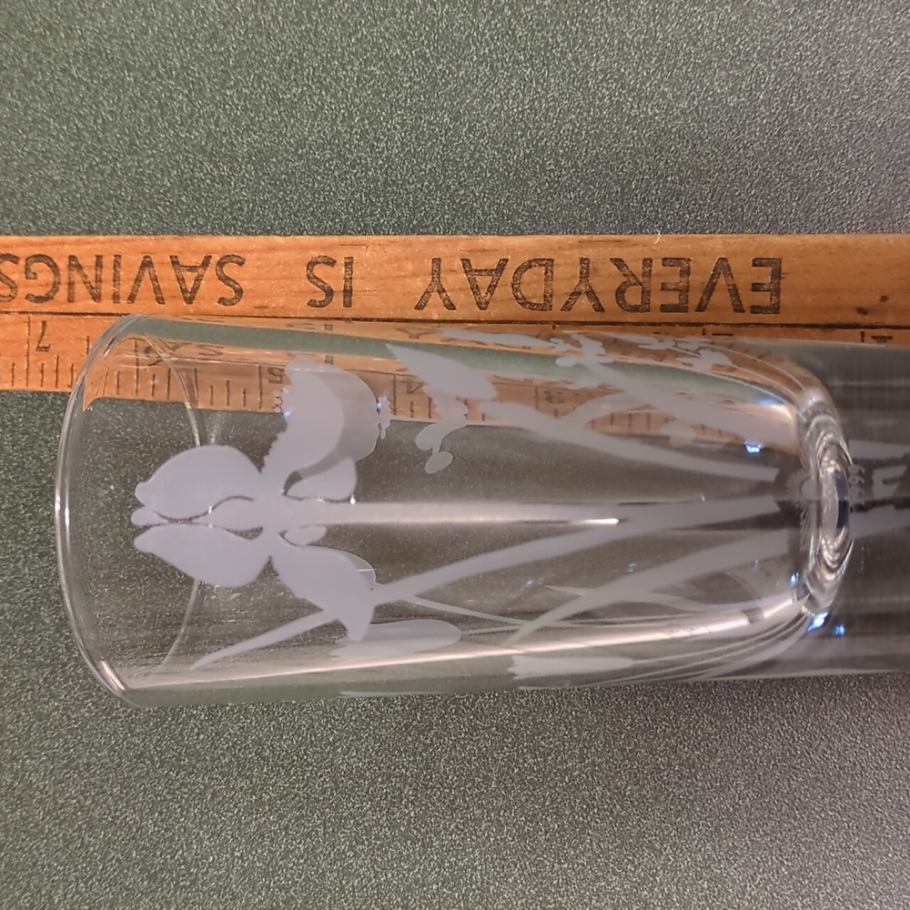 Bud vase